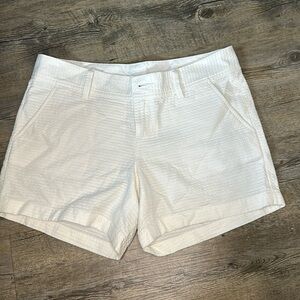 Lilly Pulitzer Resort White Callahan Shorts